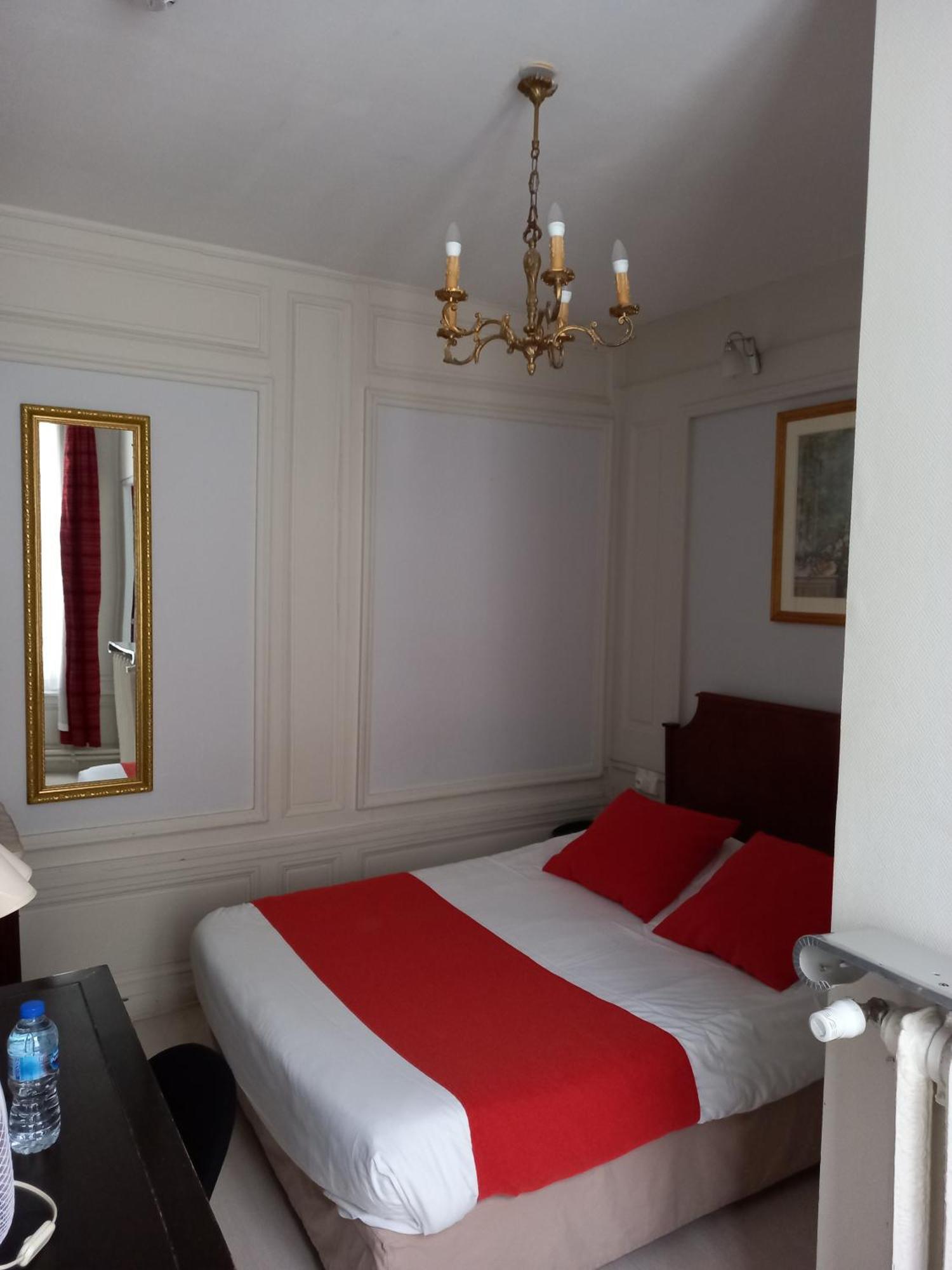 Brit Hotel Comtes De Champagne - Troyes Centre Historique Exterior foto